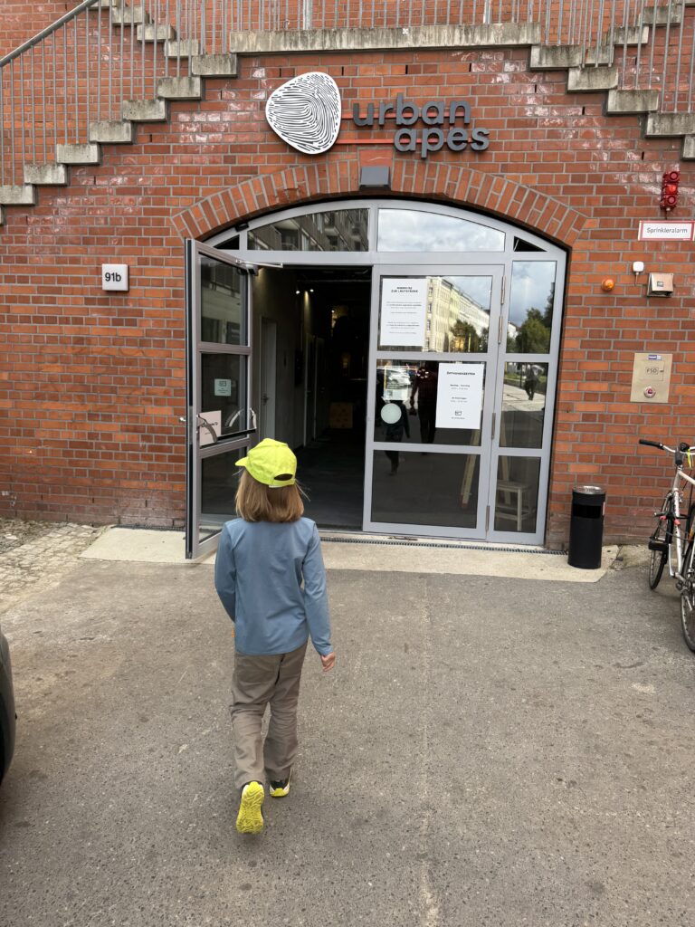 Eingang in die Boulderhalle, einem ehemaligen Weinkeller