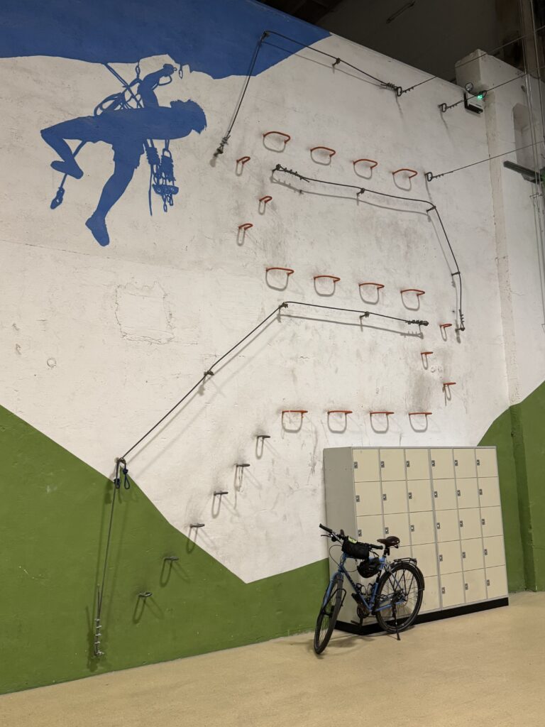 Klettersteige in der Halle sind etwas Besonderes