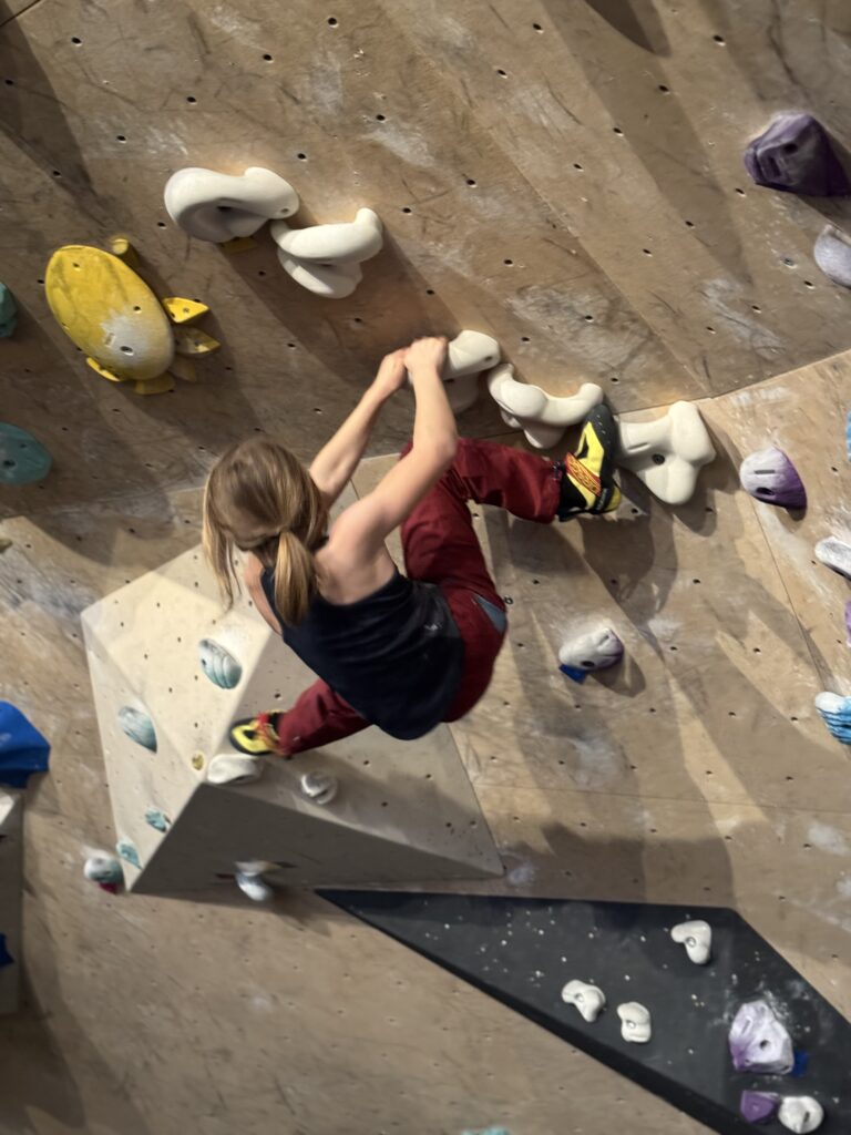 für Überhänge bieten die Scarpa Drago Kids guten Halt